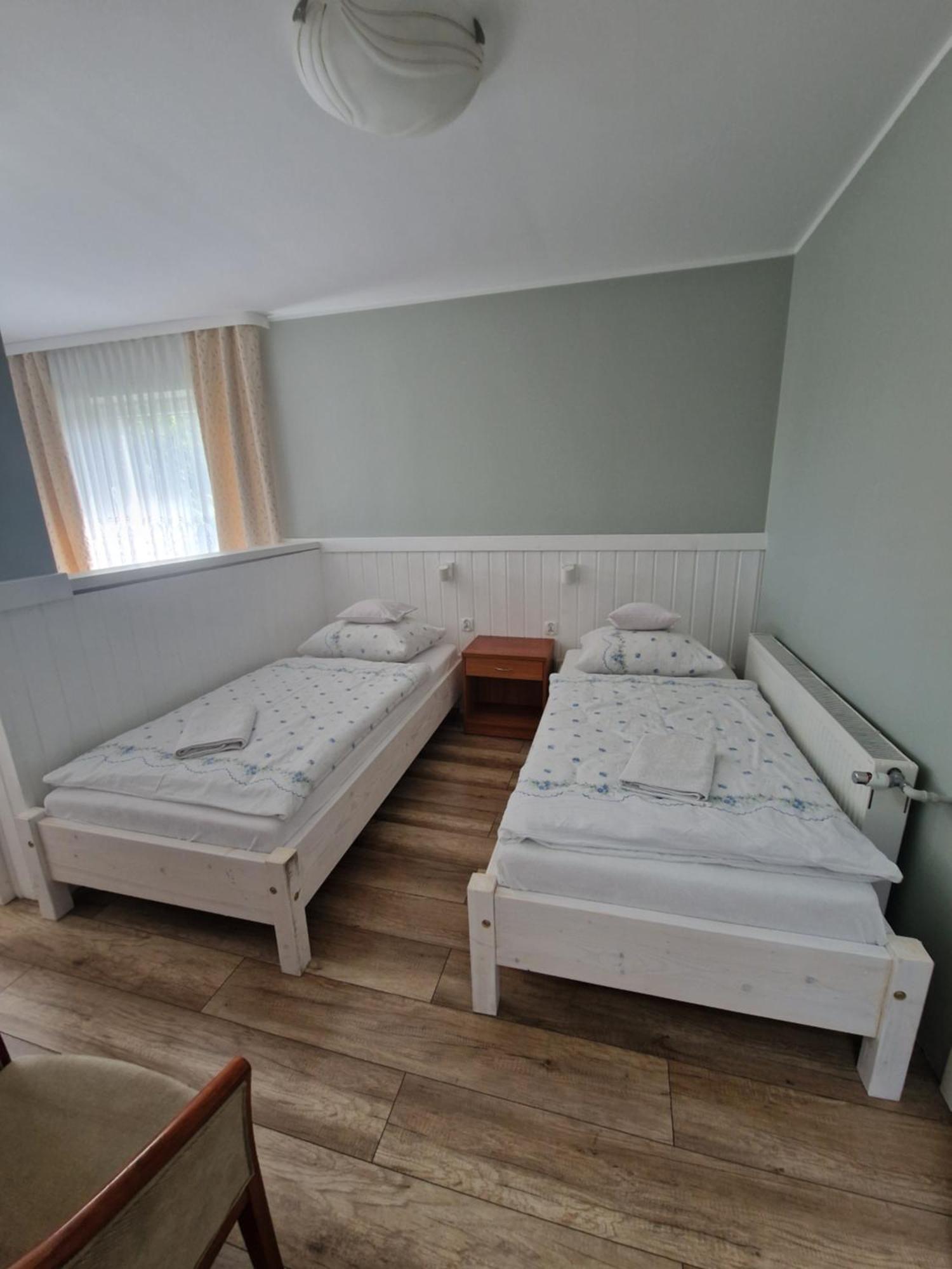 Agis Gościnne Nocleg ze śniadaniem 2*